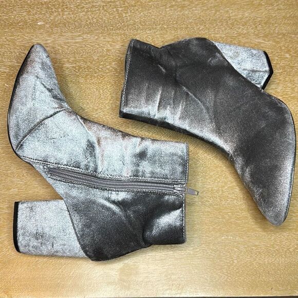 Steve Madden Stable Velvet Booties - Picture 9 of 9